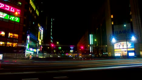 Lapso-de-la-noche-en-el-obturador-lento-del-lado-sur-de-Shinjuku