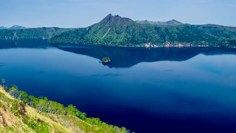 Lake-Mashu-of-blue