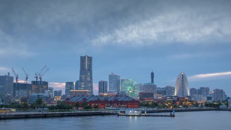 día-al-lapso-de-tiempo-de-la-noche-del-horizonte-marítimo-de-Yokohama