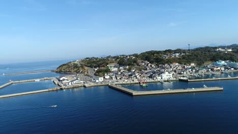 Landschaft-der-Yobuko-Stadt-in-Japan