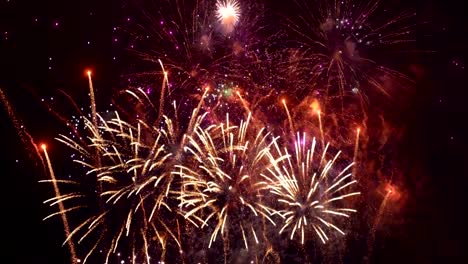 Fireworks-show-in-4K-slow-motion