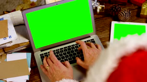 Santa-claus-mit-laptop-