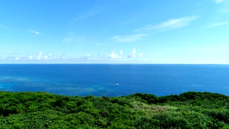 el-hermoso-paisaje-marino-en-Okinawa-en-Japón