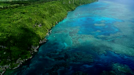 el-hermoso-paisaje-marino-en-Okinawa-en-Japón