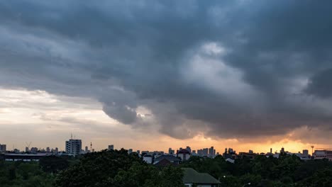 Time-lapse-of-Cloudy-sky-over-the-city