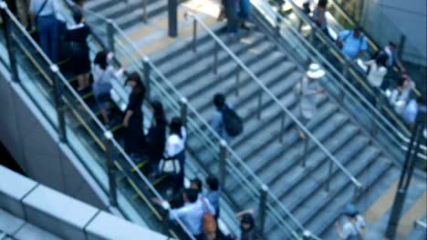 Time-lapse-of-anonymous-crowd-of-people-walking