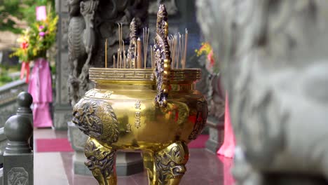 Stone-carvings-and-classical-architecture-in-Asian-temple.