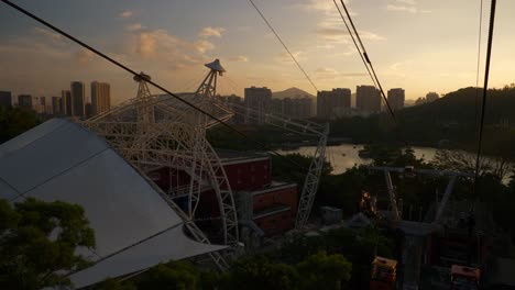 Sonnenuntergangszeit-Zhuhai-berühmten-Stadtpark-Standseilbahn-fahren-Panorama-4k-china