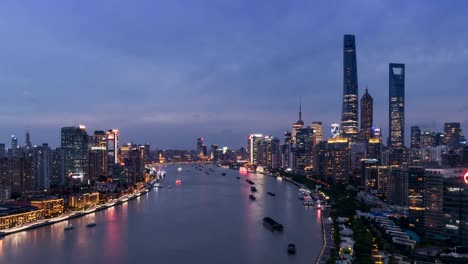 4K-Zeitraffer-(Tag,-Nacht-Zoom-in)---Shanghai-Skyline-der-Stadt-und-Stadtbild