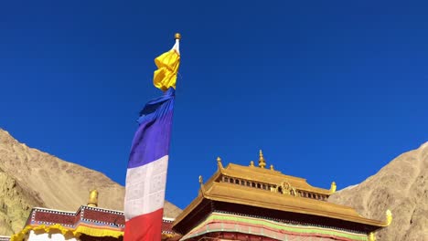 Monasterio-tibetano-en-aldea-de-Nubra,-Ladakh,-la-India-de-Leh