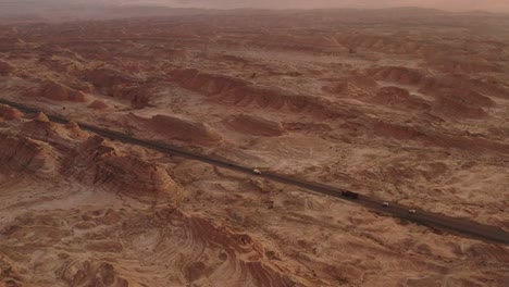 Desert-Highway-in-Xinjiang,-China