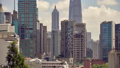 Fantastischen-Blick-über-Shanghai-Stadtzentrum-entfernt-im-Juli-2018.