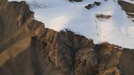 Schneeberg-Landschaft-in-Xinjiang,-China