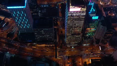 Imágenes-de-vista-aérea-de-4K-de-Hong-Kong-escenas-de-noche-hermosa-en-el-Distrito-Central-de