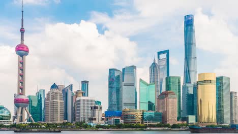 Vista-del-horizonte-de-Bund-frente-al-mar-en-la-nueva-área-de-Pudong