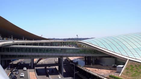 Beijing-International-Airport,-eine-der-größten-Flughafen-der-Welt-im-Passagierverkehr