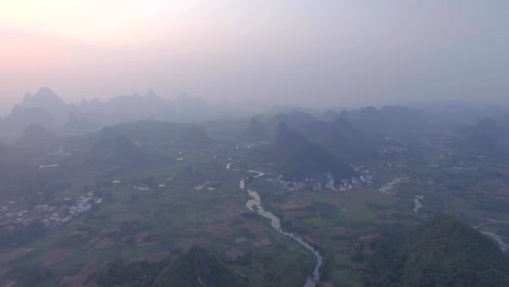 Aerial-Landschaft-in-Guilin