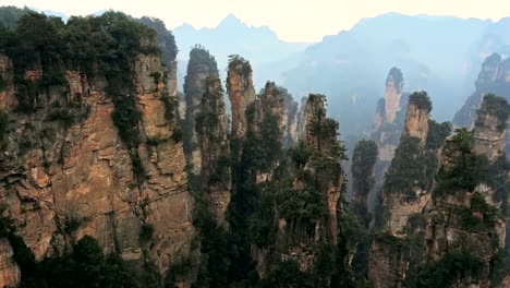 Paisaje-de-montaña-de-Zhangjiajie