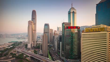 panorama-de-azotea-calle-Bahía-de-China-hong-kong-city-tráfico-del-atardecer-4k-lapso-de-tiempo