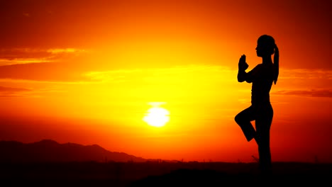 Outdoor-sunrise-yoga-girl