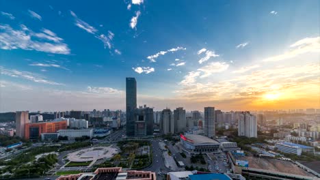 Lapso-de-Sunset.Time-de-la-plaza-de-poli-en-vista-de-Wuhan.Aerial-de-altura