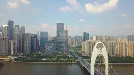 sonnigen-Tag-Guangzhou-Stadt-Verkehr-Liede-überbrücken-Perlfluss-Bucht-Top-Luftbild-4k-china