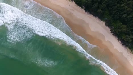 Draufsicht-der-erstaunlichen-tropischen-Strand