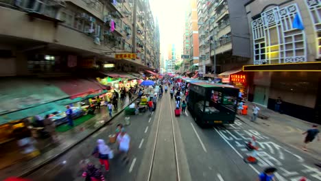 Calles-de-la-ciudad-de-Hong-Kong-de-POV-de-tranvías.