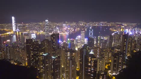 Hong-Kong-en-la-noche-del-pico-de-Victoria,-timelapse