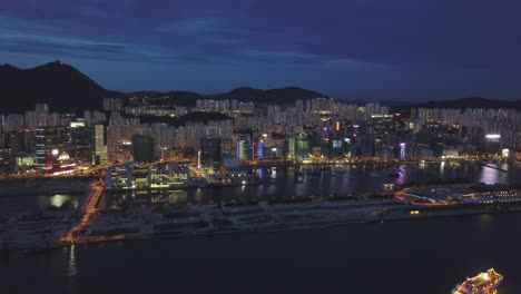 Imágenes-de-4K-de-la-ciudad-de-Kowloon-y-la-isla-de-Hong-Kong-desde-una-perspectiva