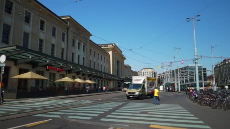 Switzerland-sunny-day-geneva-city-main-train-station-traffic-square-panorama-4k