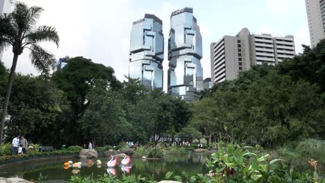 Pfanne-von-der-Botanischen-Gärten-und-Lippo-Gebäude-in-Hong-kong