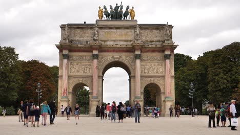 Paris,-France,-27th-August-2018,-Arc-de-Triomphe-du-Carrousel