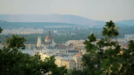 Vista-en-el-Parlamento-Húngaro