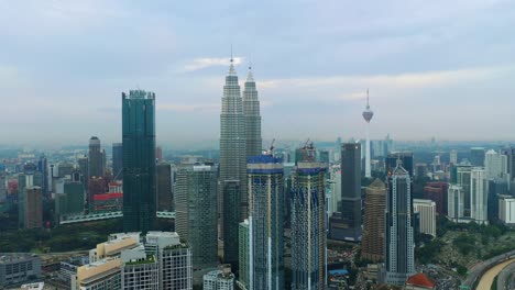 antena-centro-de-noche-tiempo-kuala-lumpur-Malasia-panorama-4k