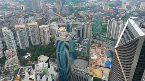 Abendliche-Zeit-Kuala-lumpur-Stadtlandschaft-Innenstadt-Luft-Panorama-4k-malaysia