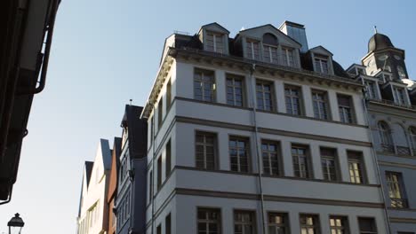 Altstadt-Frankfurt-Architektur-an-Friedrich-Stoltze-Plaza