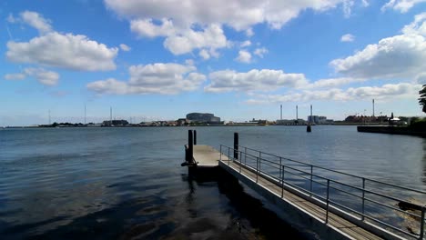 Blick-auf-das-Meer-im-Hafen-von-Kopenhagen