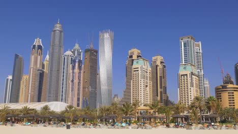 sun-light-Tag-dubai-marina-Gebäude-beach-–-Panoramaaufnahme-4-k-VAE