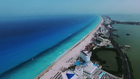 Imágenes-aéreas-de-Cancún-México