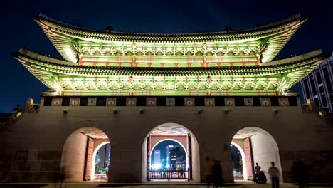 Zeitraffer-von-Menschen-am-Gwanghwamun-Tor-in-Seoul,-Südkorea