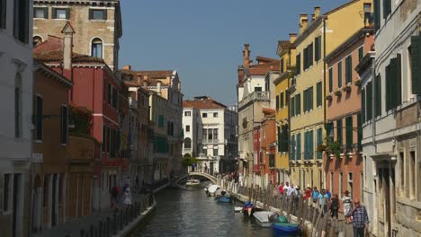 Italien-Sommer-Tag-Venedig-berühmte-klassische-Canal-View-4k-zu-überbrücken