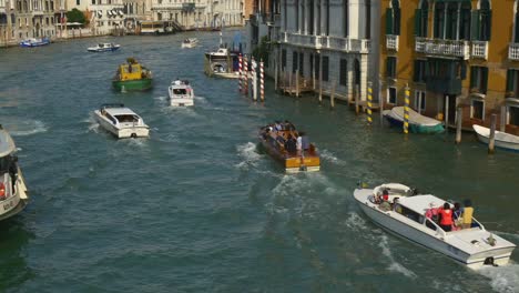 Italien-Sommer-Morgen-Tag-Grand-Canal-Bridge-Verkehr-Taxi-Panorama-4k-Venedig