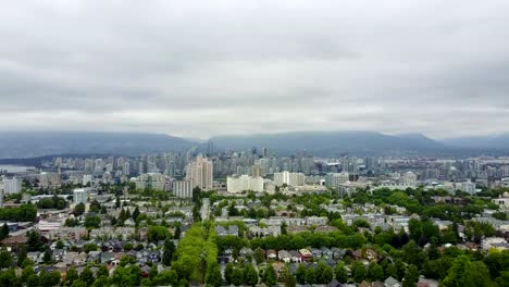 grúa-aérea-aumento-del-horizonte-de-Vancouver-de-noche