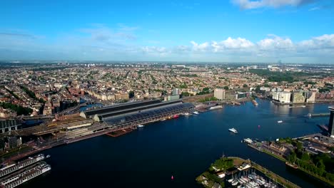 Vista-aérea-de-la-ciudad-sobre-Amsterdam