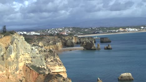 Die-Küste-der-Algarve-in-Lagos-Portugal