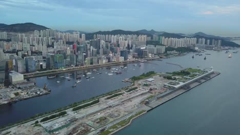 4K-Aufnahmen-von-Hong-Kong-Island-und-Kowloon-Stadt-aus-Vogelperspektive