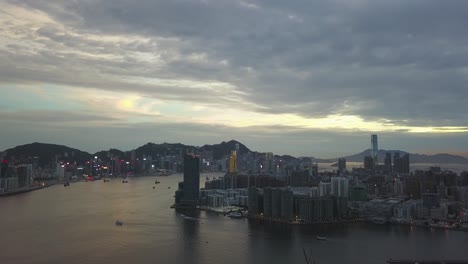 4K-Aufnahmen-von-Hong-Kong-Island-und-Kowloon-Stadt-aus-Vogelperspektive