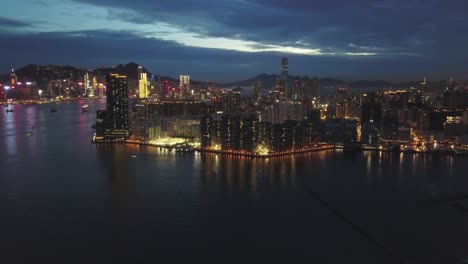 Imágenes-de-4K-de-la-ciudad-de-Kowloon-y-la-isla-de-Hong-Kong-desde-una-perspectiva