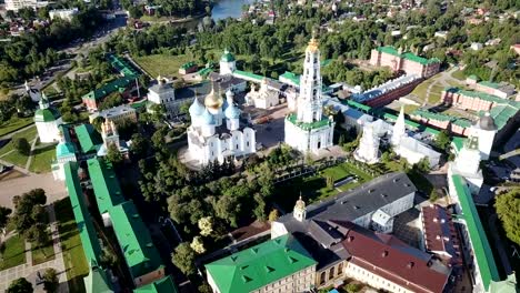 architectural-ensemble-of-Trinity-Lavra-of-St.-Sergius-in-Russian-town